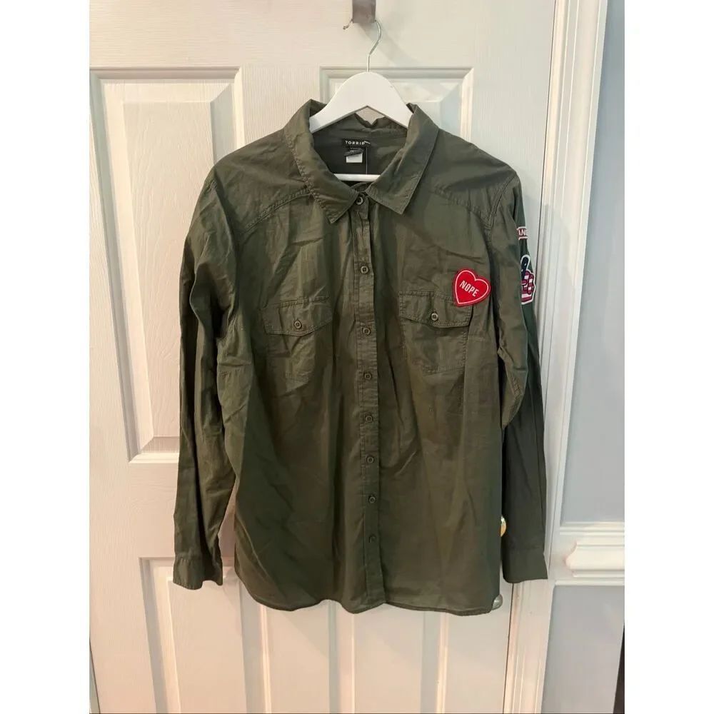 Torrid Army Green Peace Patch Button Up Shirt sz 1X NWT